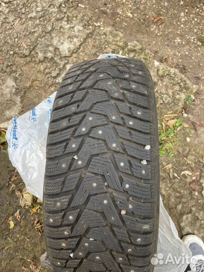 Hankook Winter I'Pike RS2 W429 215/95 R17
