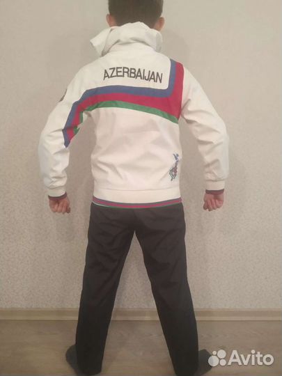 Спортивный костюм