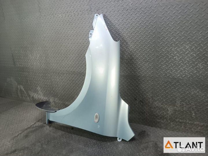 Крыло переднее левое mazda demio