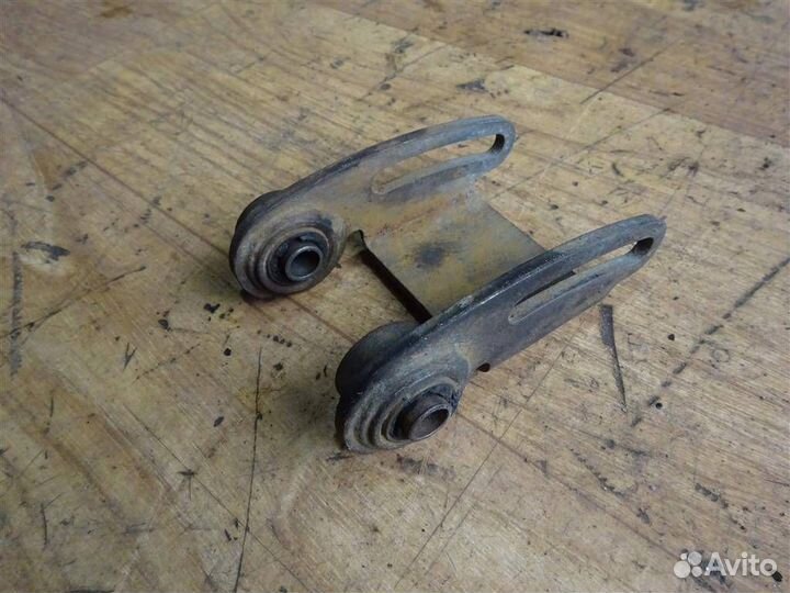 Кронштейн компрессора кондиционера Alfa Romeo 164