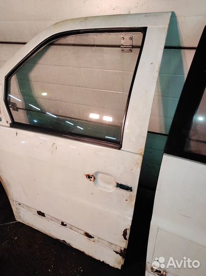 Дверь передняя левая Mercedes-Benz Vito W638