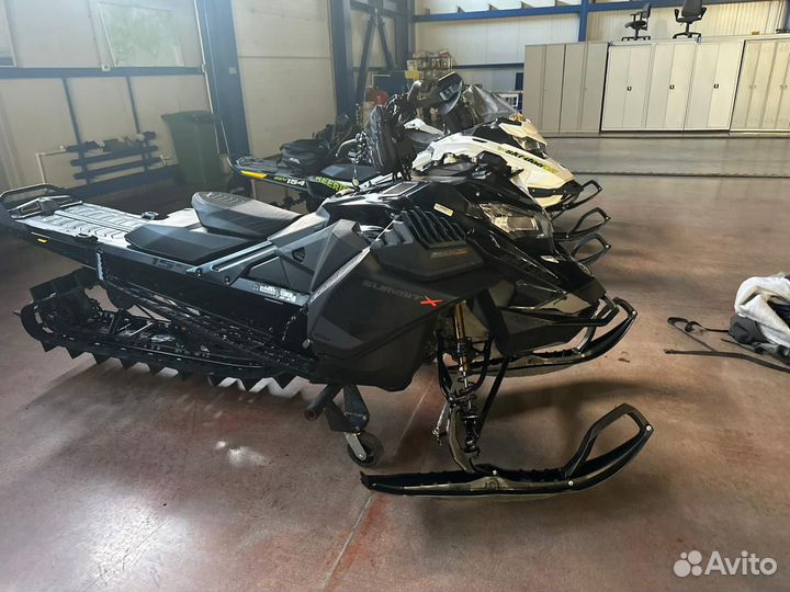 Продам хороший снегоход.южо-сахалинск