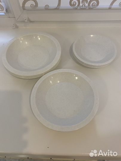 Набор пластиковой посуды