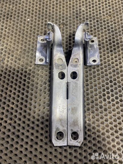 Петля капота Audi 80 B4 ABC 2.6 Ауди