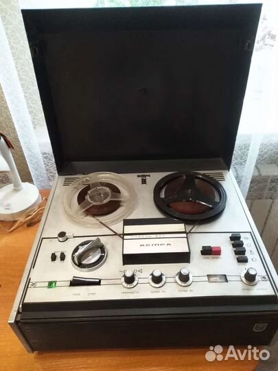 Катушечный магнитофон 