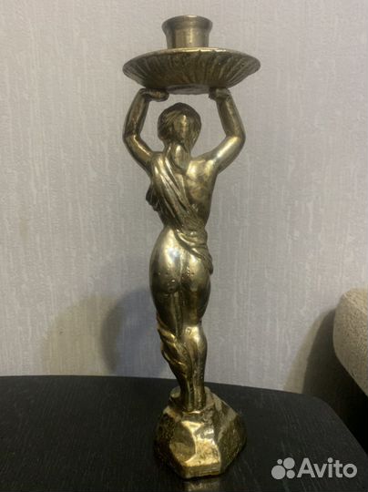 Статуэтка-подсвечник