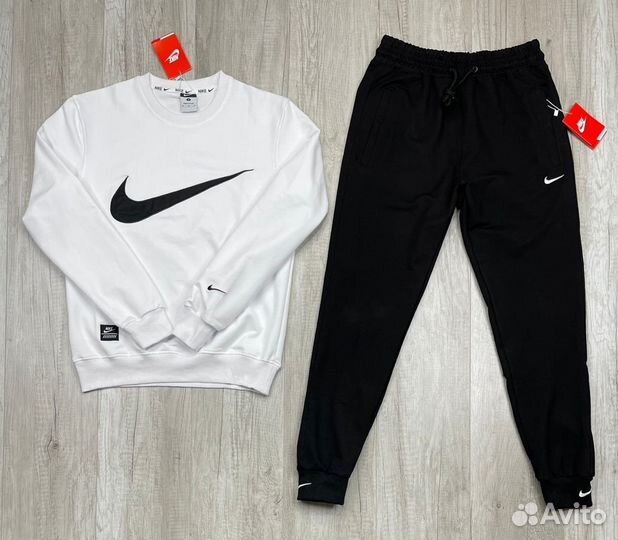 Спортивный костюм Nike