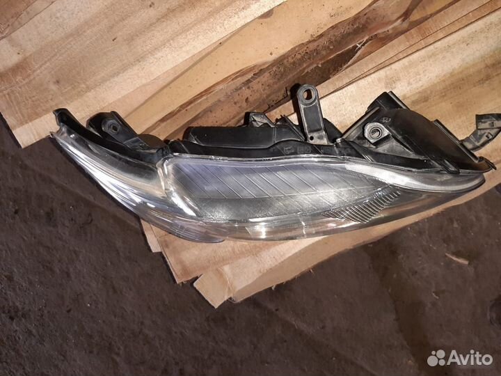 Фары на Toyota Corolla 150