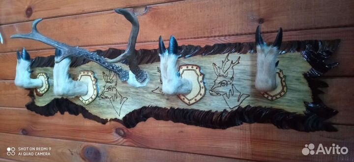 Вешалка настенная