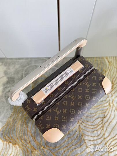 Чемодан Louis vuitton