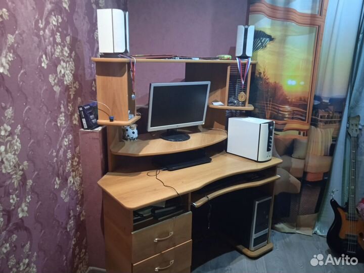 Компьютерный стол