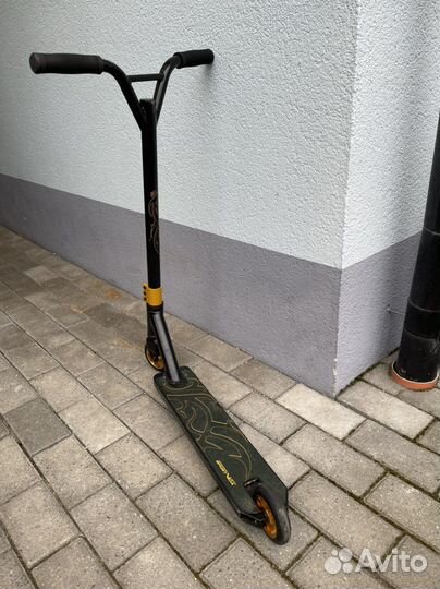 Трюковый самокат GLD