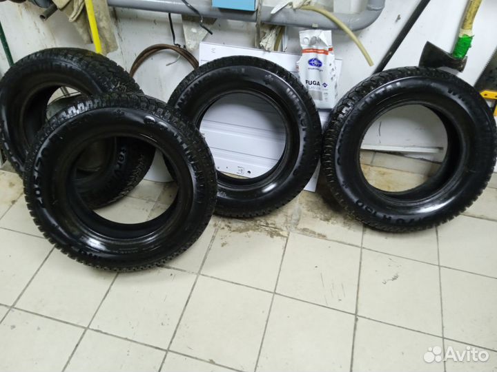 Continental ContiWinterViking 1 205/70 R15