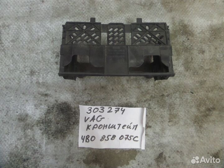 Рамка под магнитофон Audi A6 C5