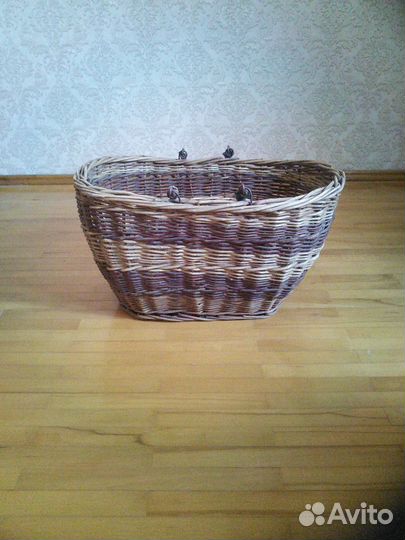 Плетеная корзина