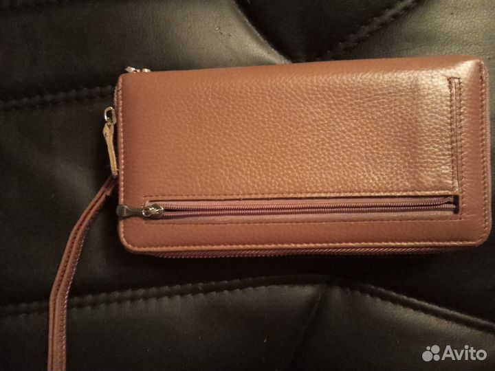 Женские кошельки из кожи и косметички