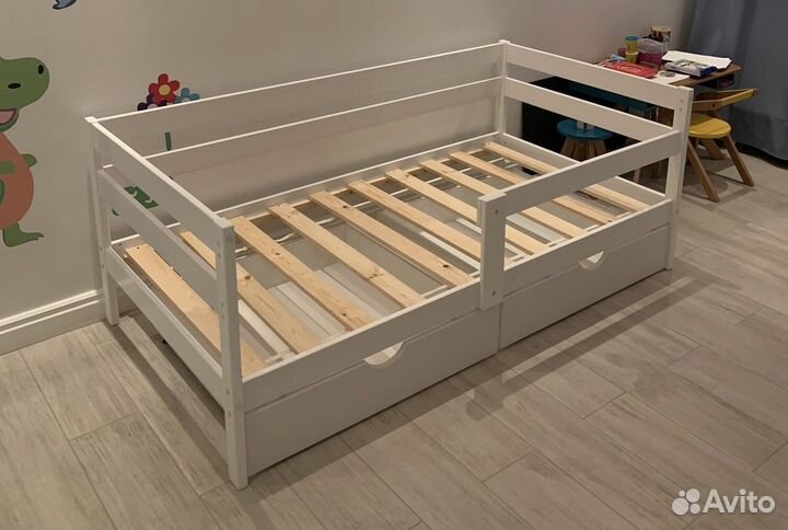 Кровать детская с бортиком Софа