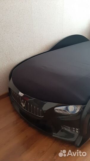 Детская кровать машина