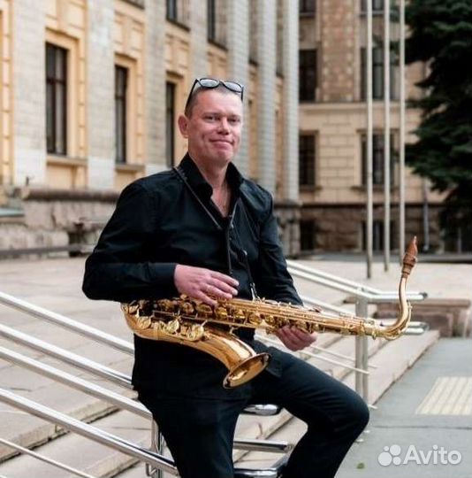 Саксофонист, музыкант, артист
