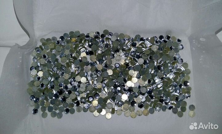 Стразы клеевые