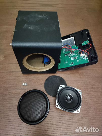 Портативная музыкальная колонка на запчасти