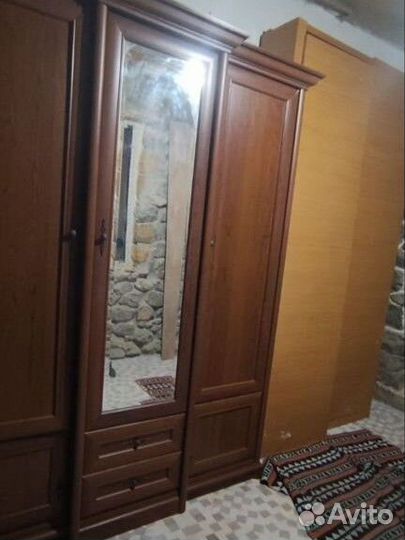 Шкаф, кровать под ретро