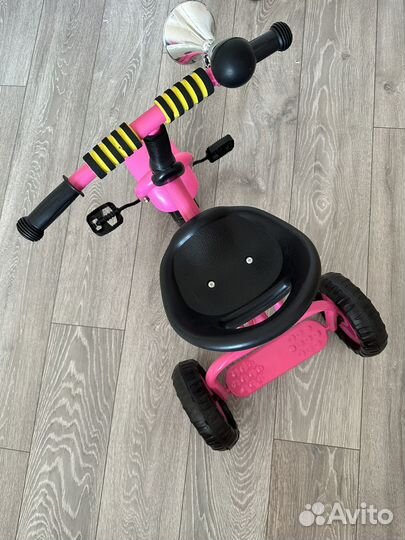 Новый трёхколёсный велосипед