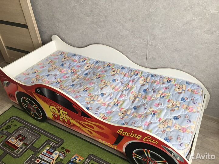 Кровать детская машинка с матрасом для дома и дачи