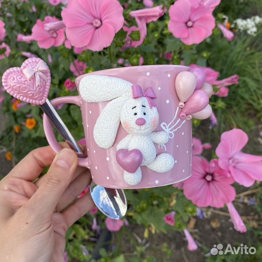 Кружка с декором в подарок