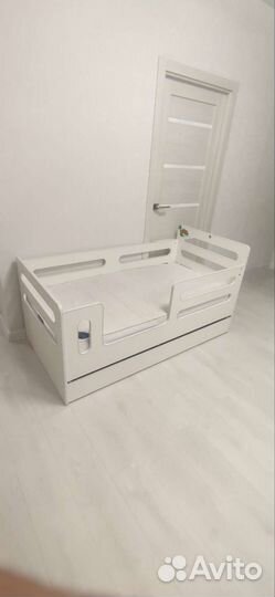 Детская кровать с матрасом 160*60