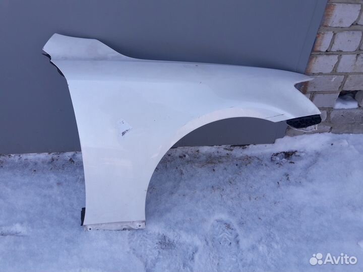 Крыло lexus is 250