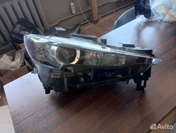 Фара правая Mazda CX-5 Оригинал 2017-2023