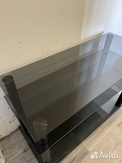Стеклянная тумба под тв