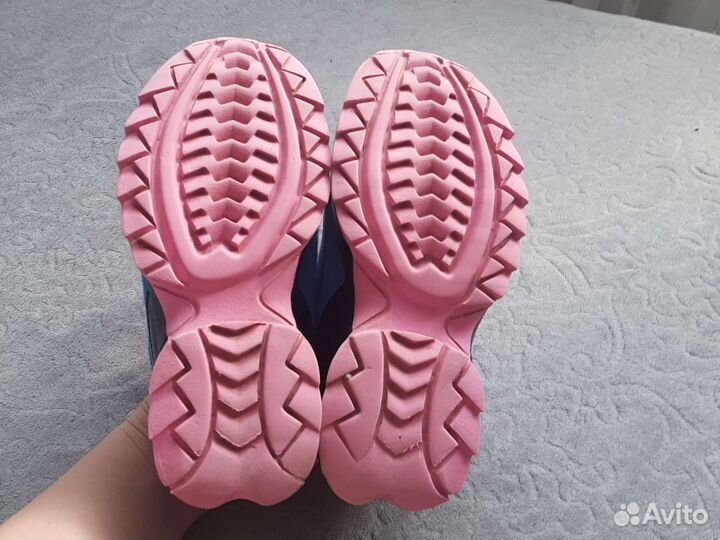 Кроссовки для девочки