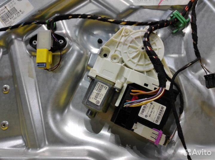 Стеклоподъемник передний левый Volkswagen Tiguan