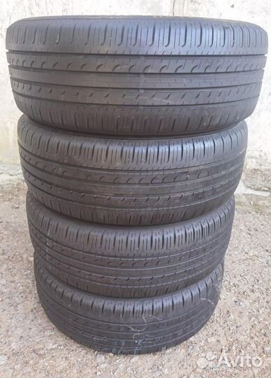 Goodyear EfficientGrip SUV 225/55 R19 99V