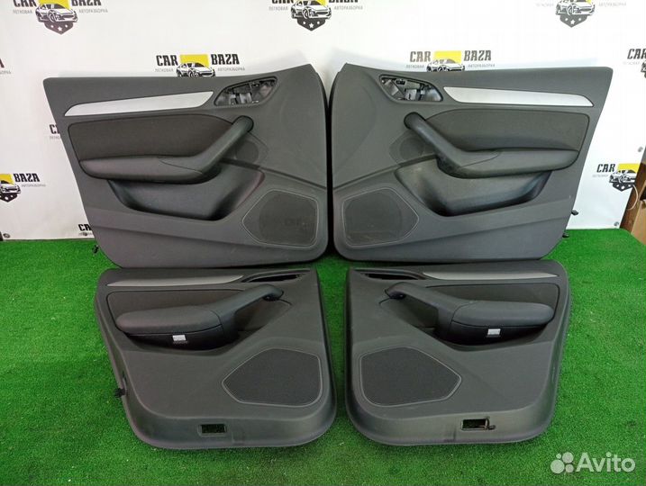 Обшивка двери комплект Audi Q3