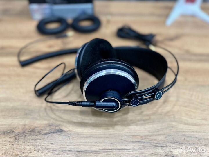 AKG K271 mkii - студийные наушники