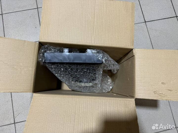 Воздушная Заслонка Радиатора LR137976 Land Rover