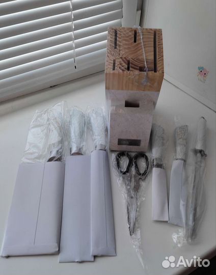 Набор кухонных ножей с подставкой