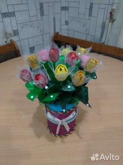 Ваза с тюльпанами