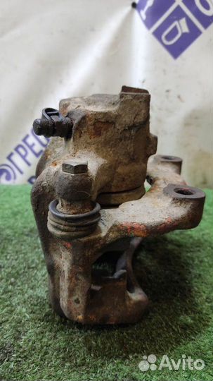 Суппорт передний правый Volkswagen Passat B5 седан