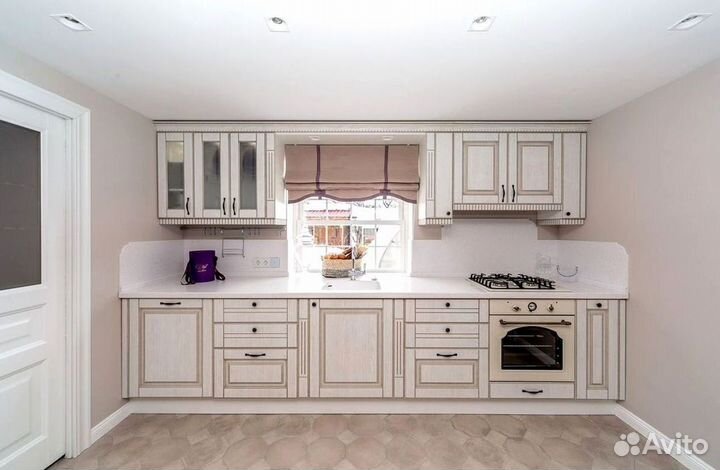 Прямой кухонный гарнитур современный