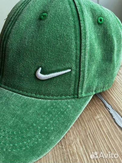 Бейсболка Nike зеленая