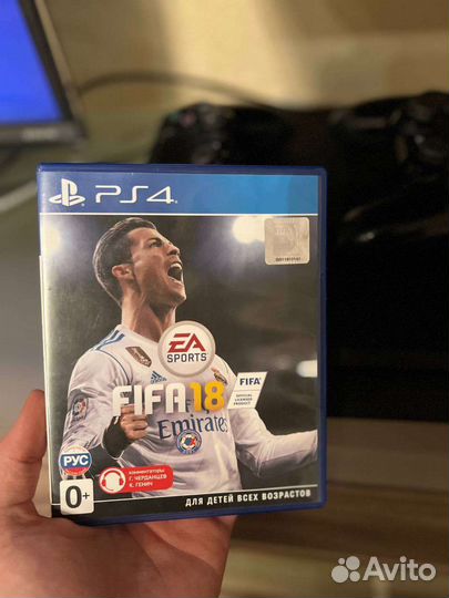 Ps4 slim 500gb 2 геймпада + 3 игры