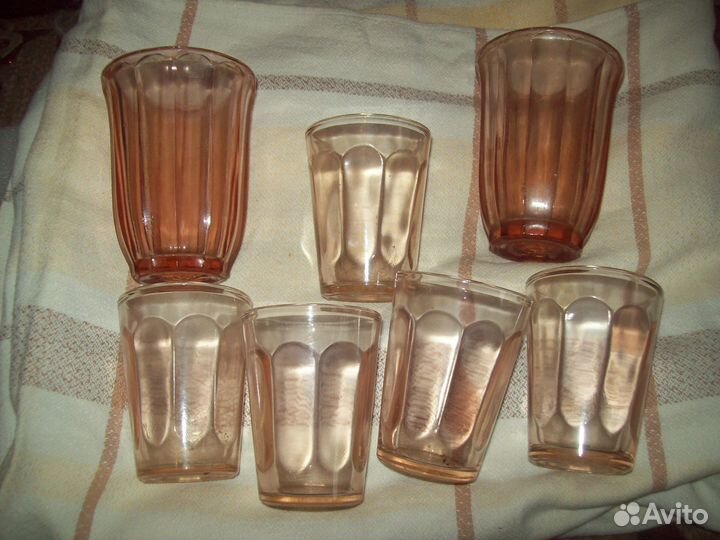 Розовое стекло Эл.соковыжималка Чайник. заварочный