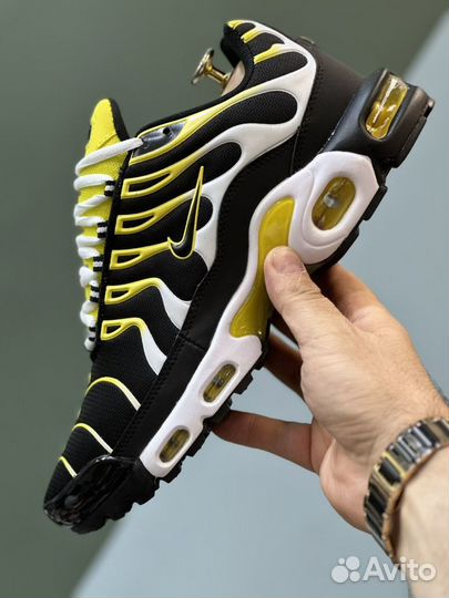 Кроссовки Nike Air Max Plus 'Black Tour Yellow'