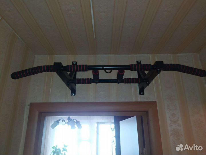 Турник настенный Агат Белый / Черный