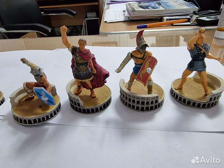 Фигурки гладиаторов. Производство Япония