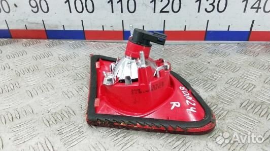 Фонарь правый крышки багажника volkswagen passat B